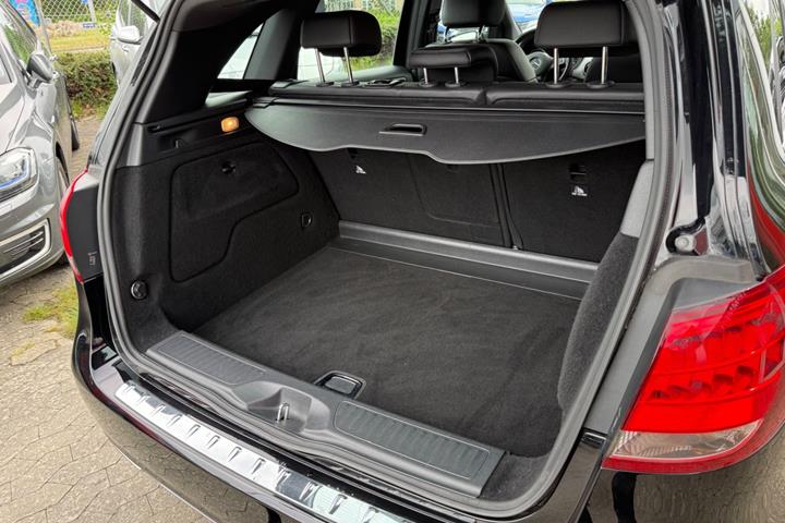 Sort Mercedes B180 d fra 2016
