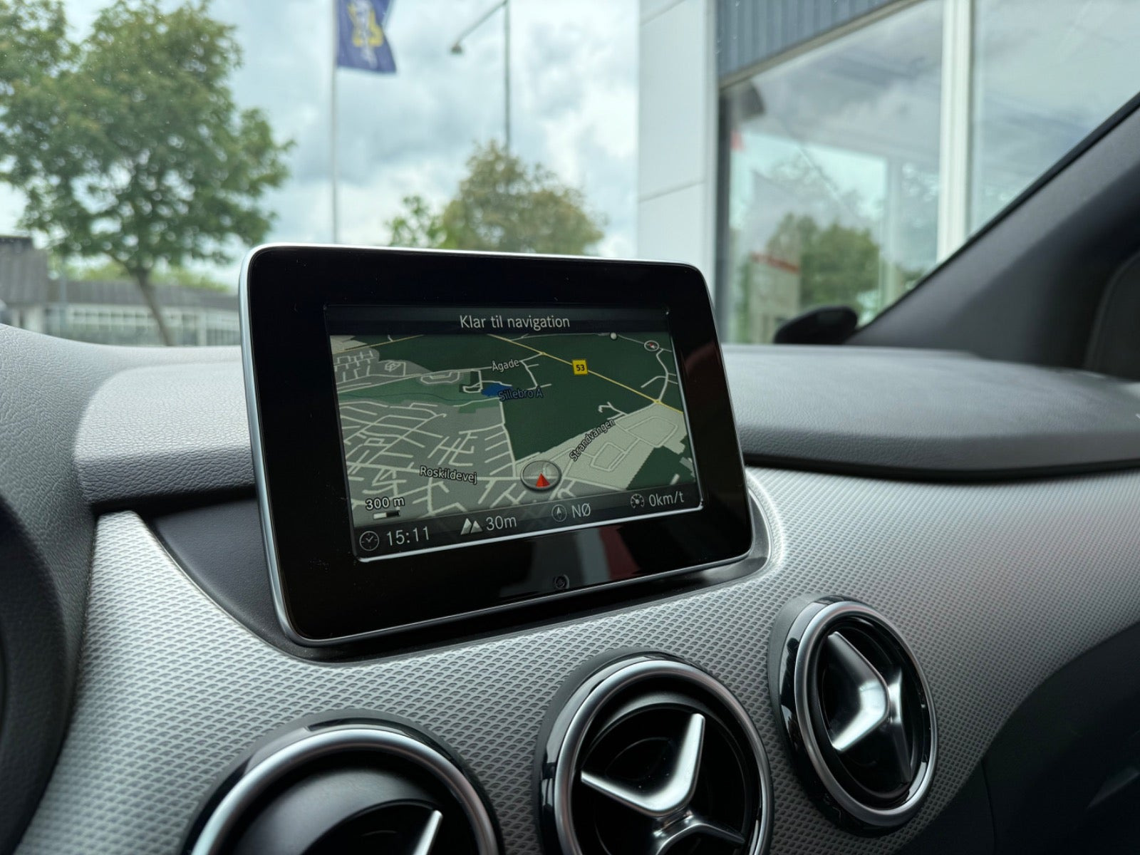 Sort Mercedes B180 d fra 2016