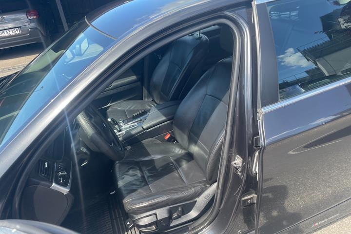 Grå BMW 520d fra 2012