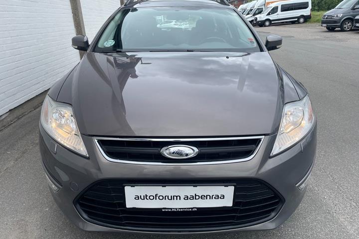 Brun Ford Mondeo fra 2011