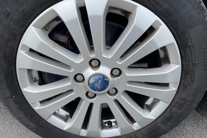 Brun Ford Mondeo fra 2011