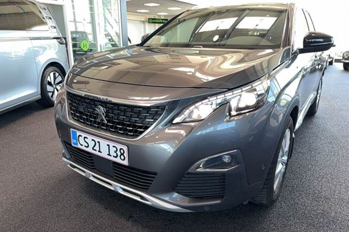 Grå Peugeot 3008 fra 2019