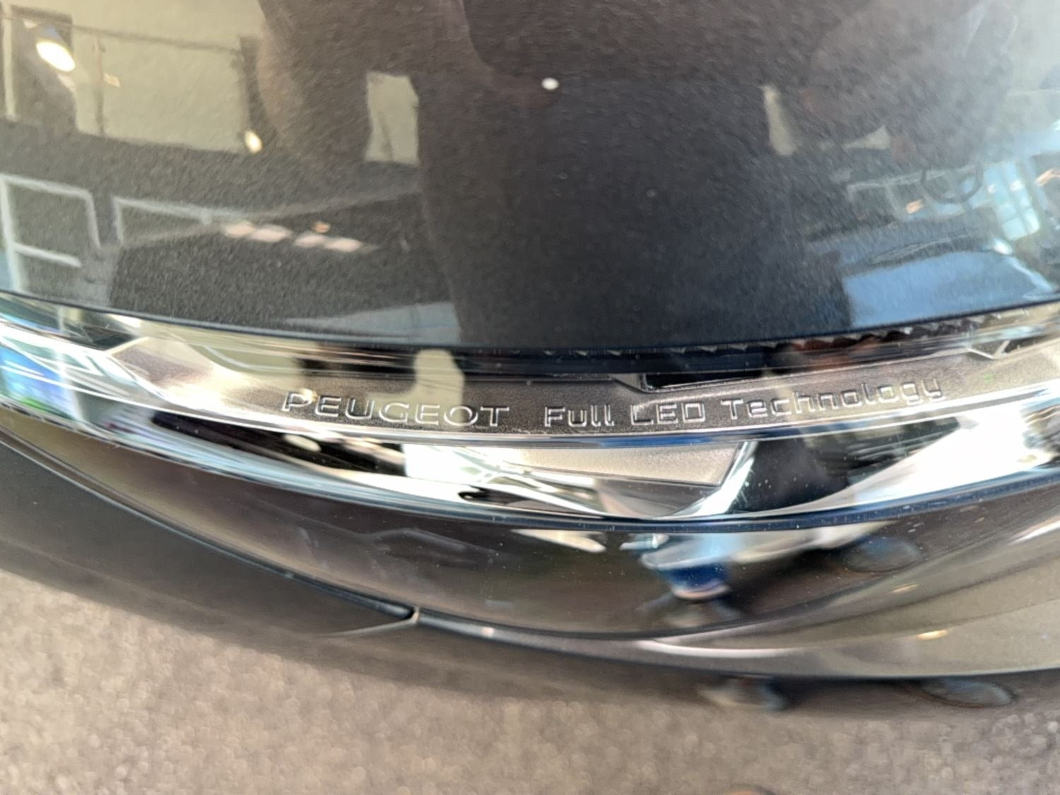 Grå Peugeot 3008 fra 2019