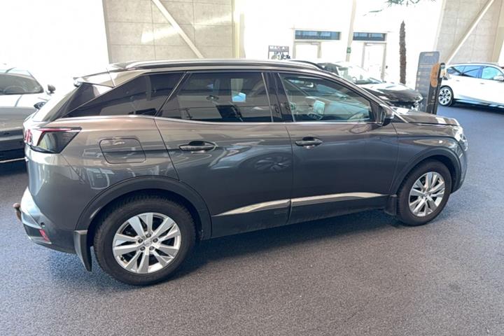 Grå Peugeot 3008 fra 2019