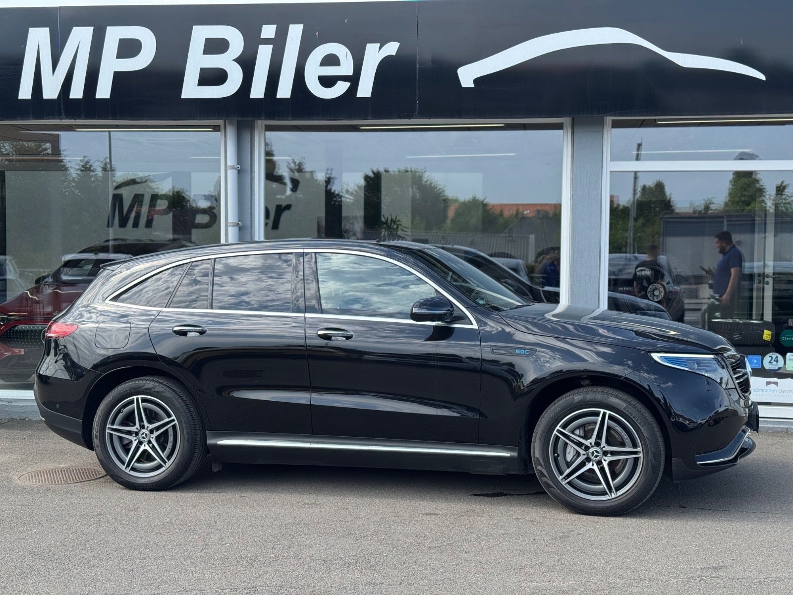 Sort Mercedes EQC400 fra 2021
