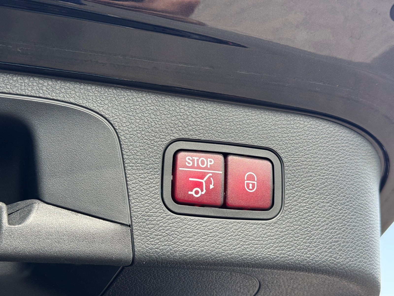 Sort Mercedes EQC400 fra 2021