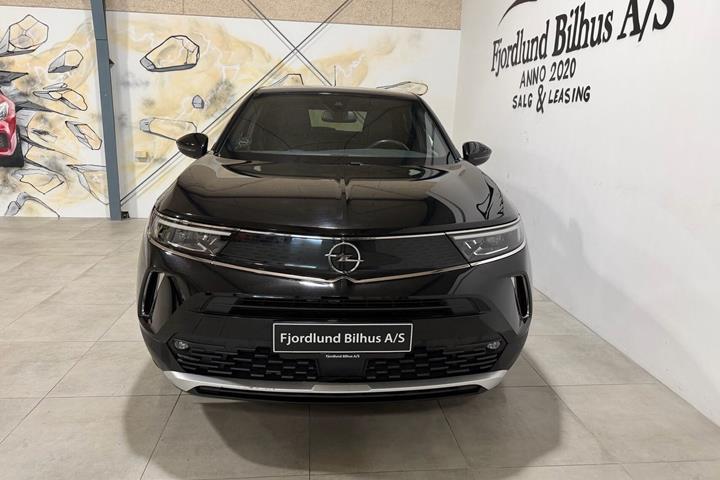 Sort Opel Mokka-e fra 2022
