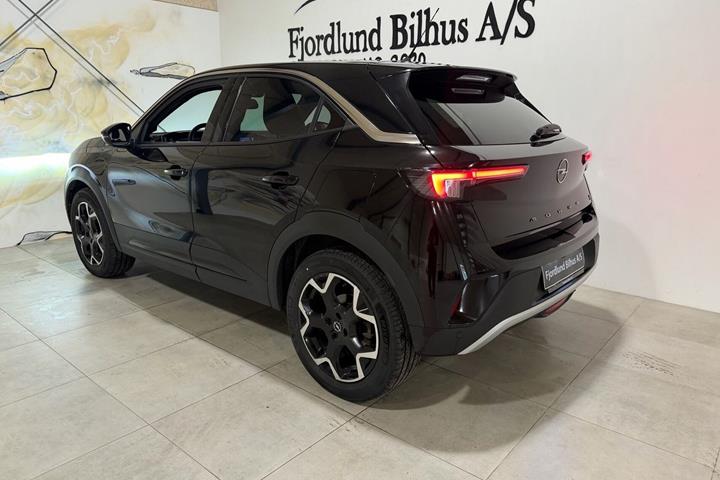 Sort Opel Mokka-e fra 2022