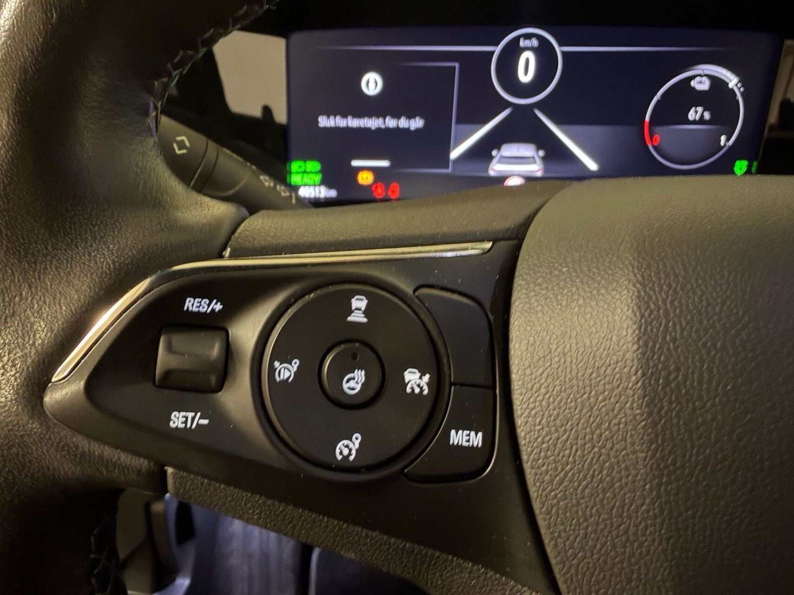 Sort Opel Mokka-e fra 2022
