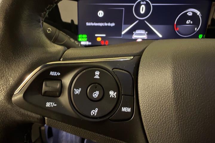 Sort Opel Mokka-e fra 2022
