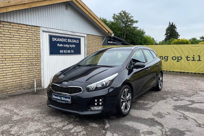 Sort Kia Ceed fra 2016 set udefra