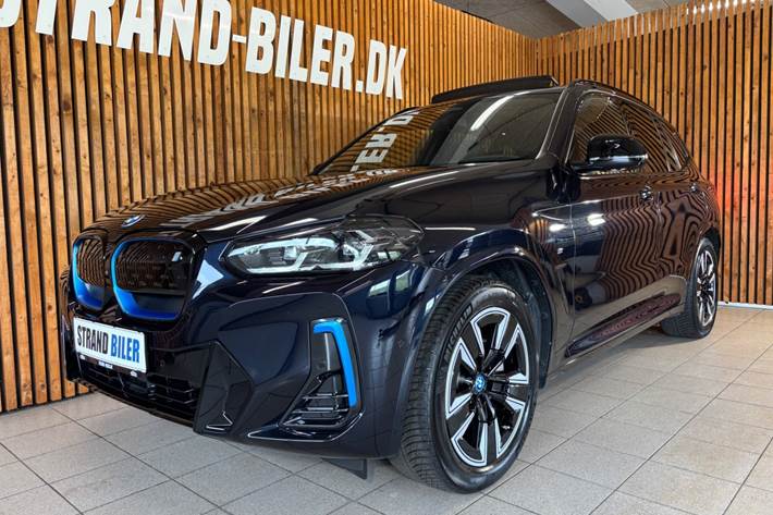 Sort BMW iX3 fra 2023