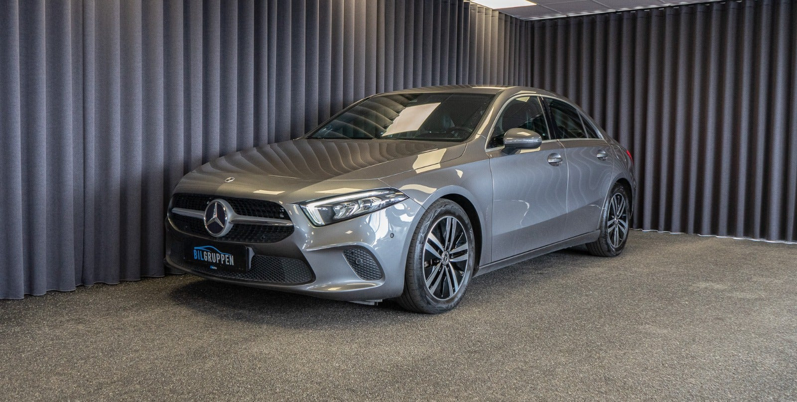 Grå Mercedes A200 d fra 2022