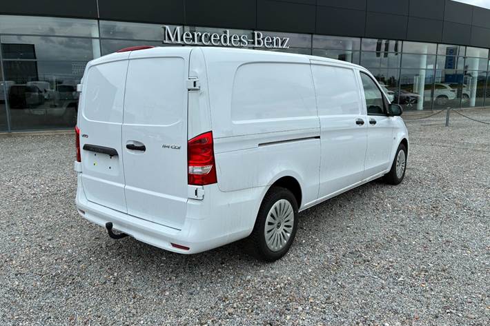 Hvid Mercedes Vito 114 fra 2026