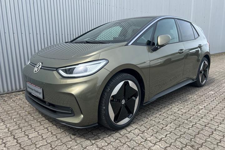 Grøn VW ID.3 fra 2025 set udefra