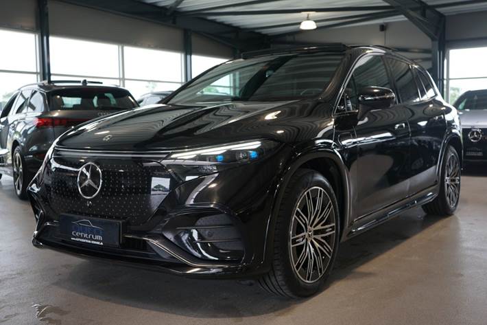 Sort Mercedes EQS450 SUV fra 2024