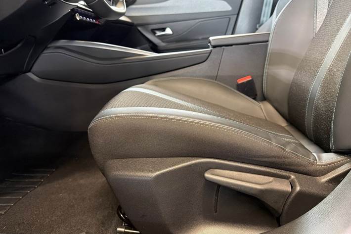 Sort Peugeot 308 fra 2022