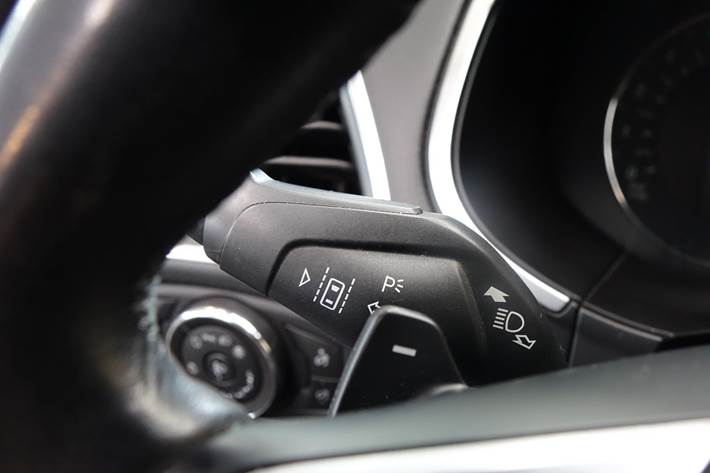 Grå Ford S-MAX fra 2019