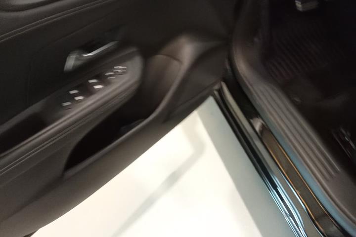 Sort Opel Mokka-e fra 2023