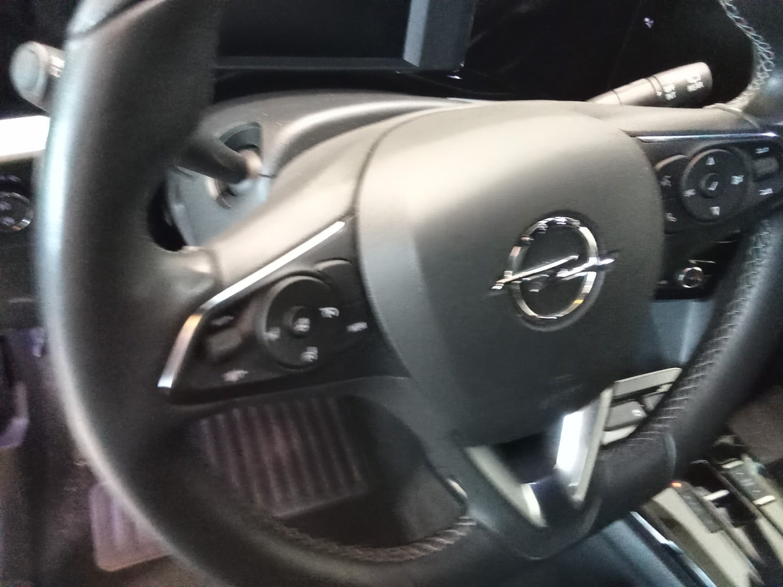 Sort Opel Mokka-e fra 2023