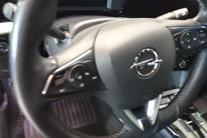 Sort Opel Mokka-e fra 2023