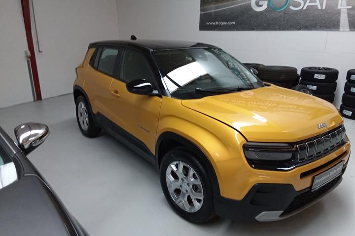 Gul Jeep Avenger fra 2023