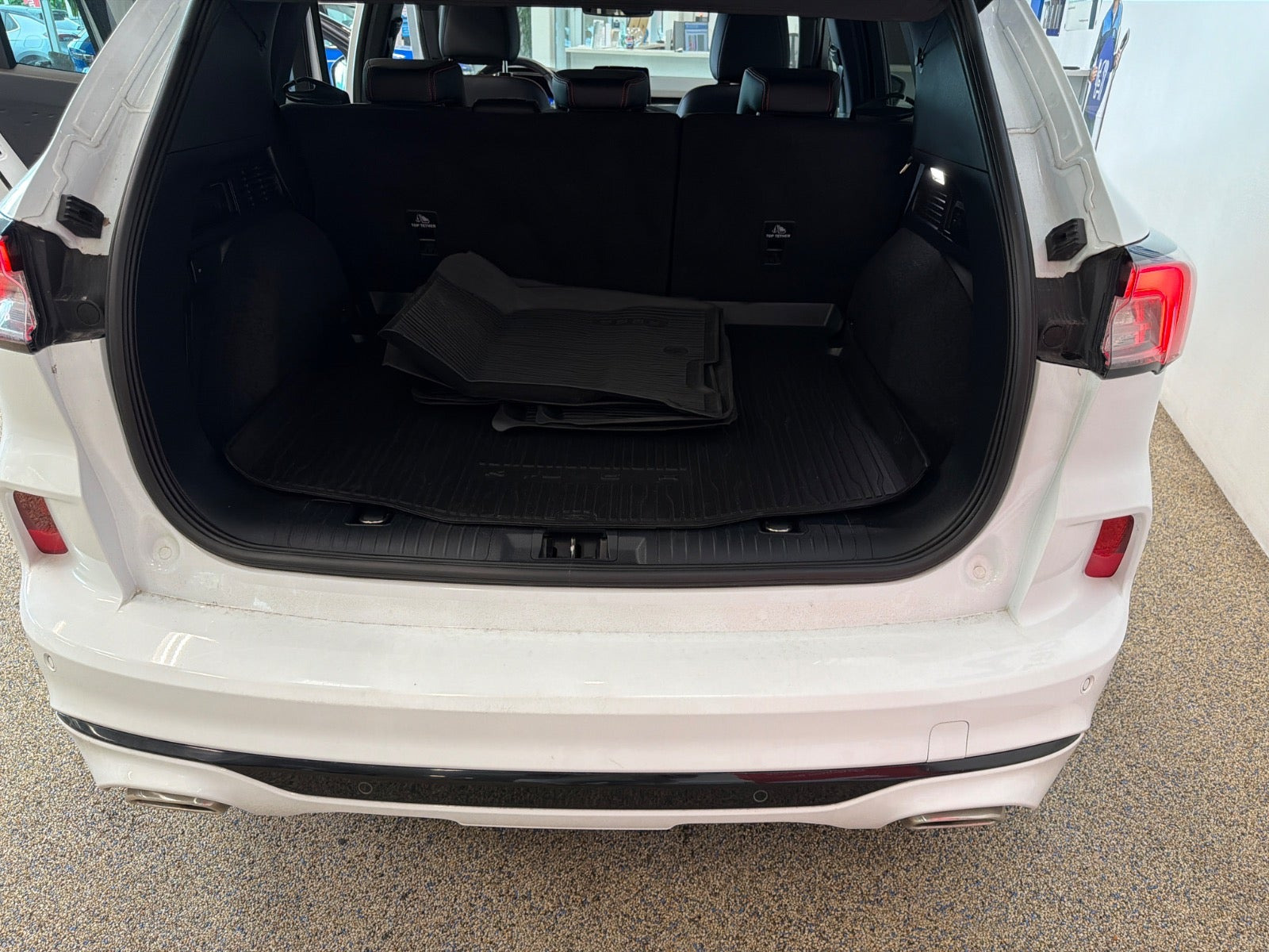 Hvid Ford Kuga fra 2020