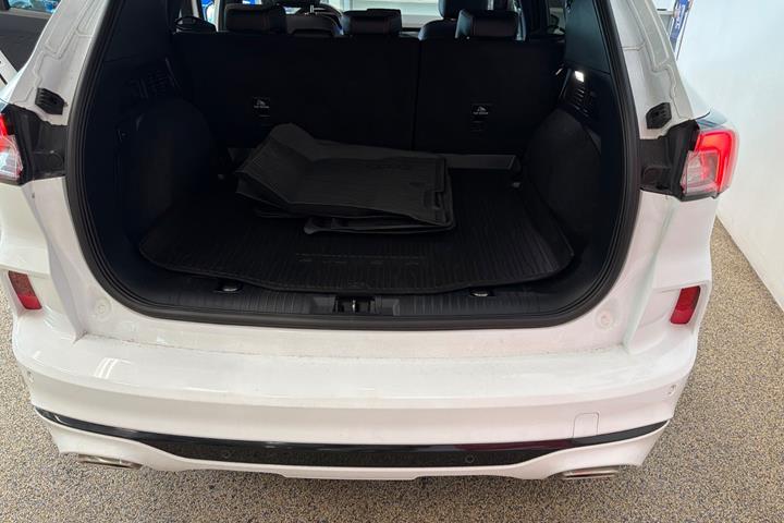 Hvid Ford Kuga fra 2020