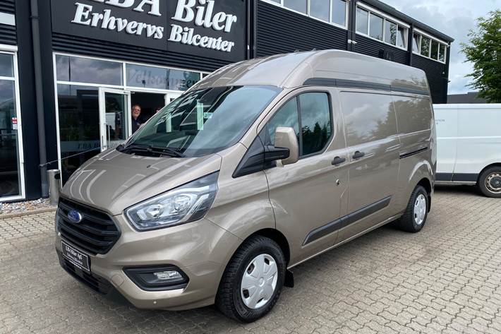 Bronze Ford Transit Custom 300 L2 fra 2020 set udefra