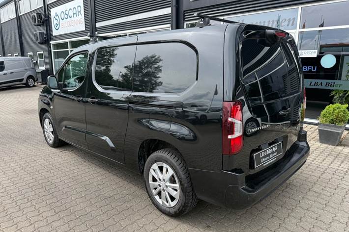Sort Peugeot Partner fra 2021