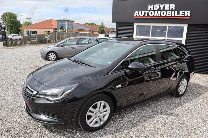 Sort Opel Astra fra 2017