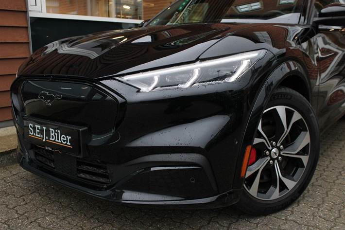 Sort Ford Mustang Mach-E fra 2023