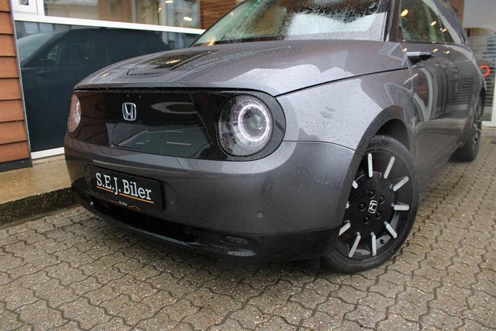 Grå Honda e fra 2020 set udefra