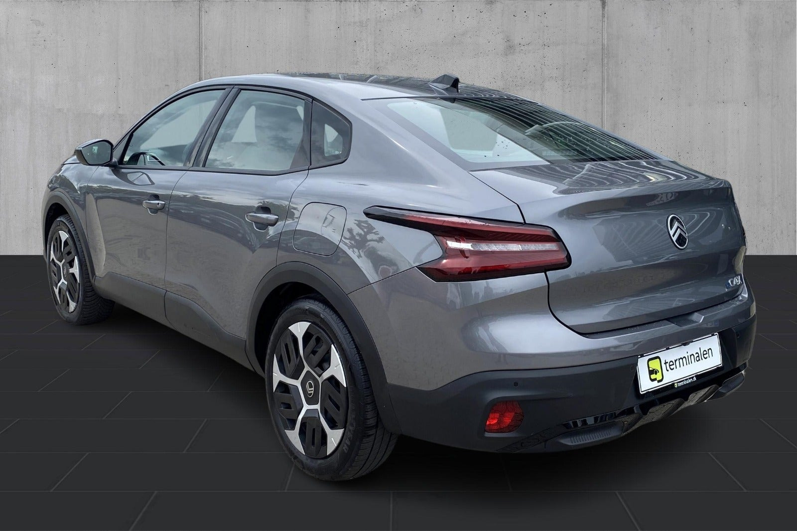 Grå Citroën ë-C4 X fra 2025