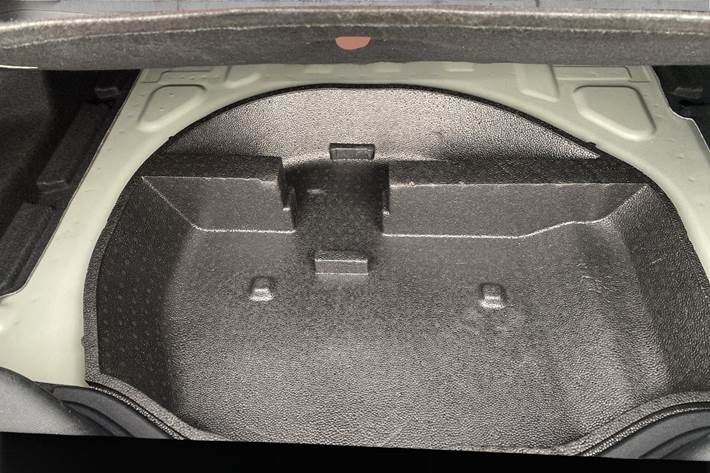 Grå Citroën ë-C4 X fra 2025