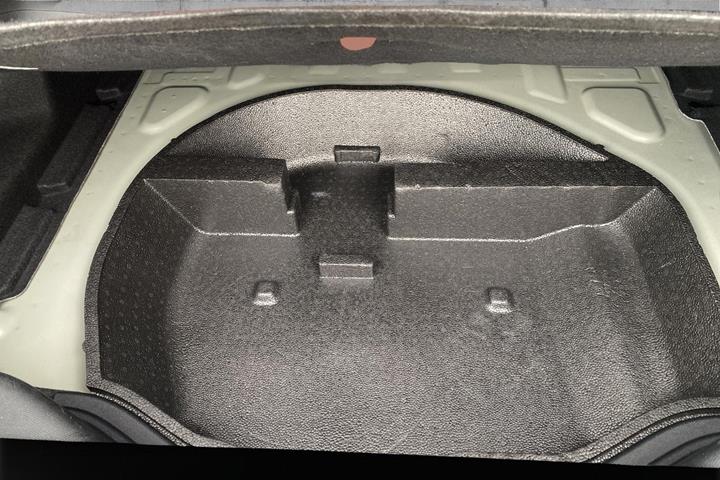 Grå Citroën ë-C4 X fra 2025