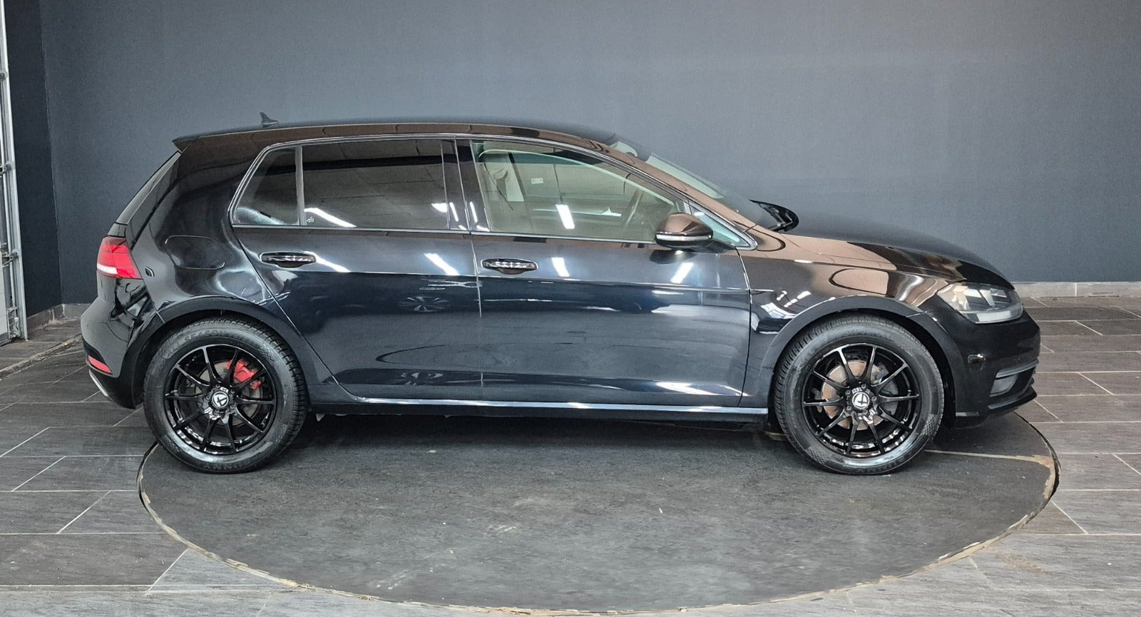 Sort VW Golf VII fra 2017