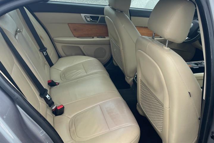 undefined Jaguar XF fra 2012