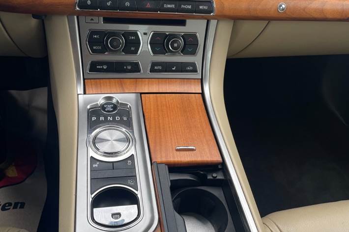 undefined Jaguar XF fra 2012