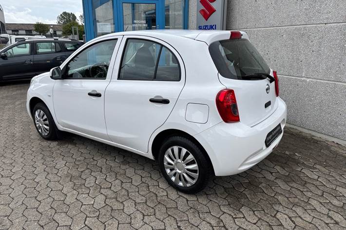 Hvid Nissan Micra fra 2015