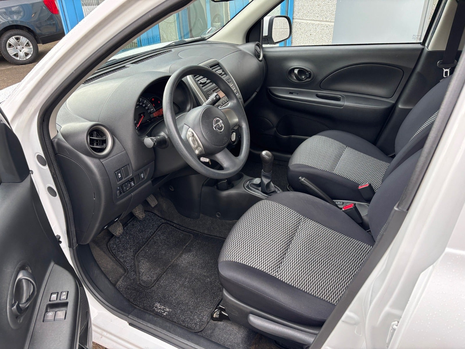 Hvid Nissan Micra fra 2015