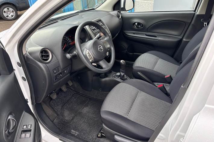 Hvid Nissan Micra fra 2015