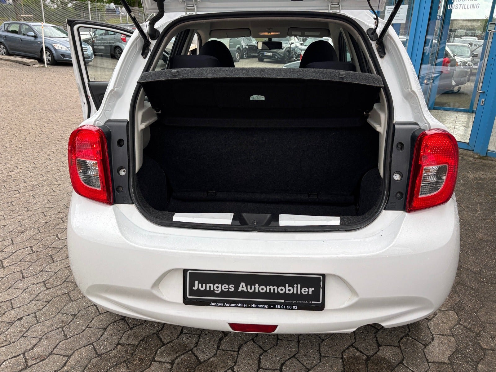 Hvid Nissan Micra fra 2015