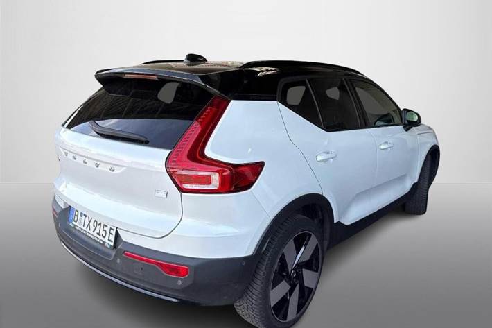 Hvid Volvo XC40 fra 2023