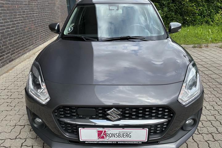 Grå Suzuki Swift fra 2021