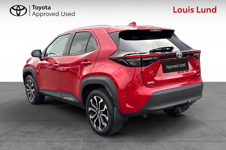 Rød Toyota Yaris Cross fra 2022