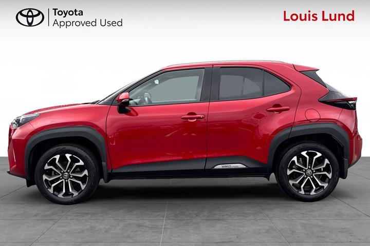Rød Toyota Yaris Cross fra 2022