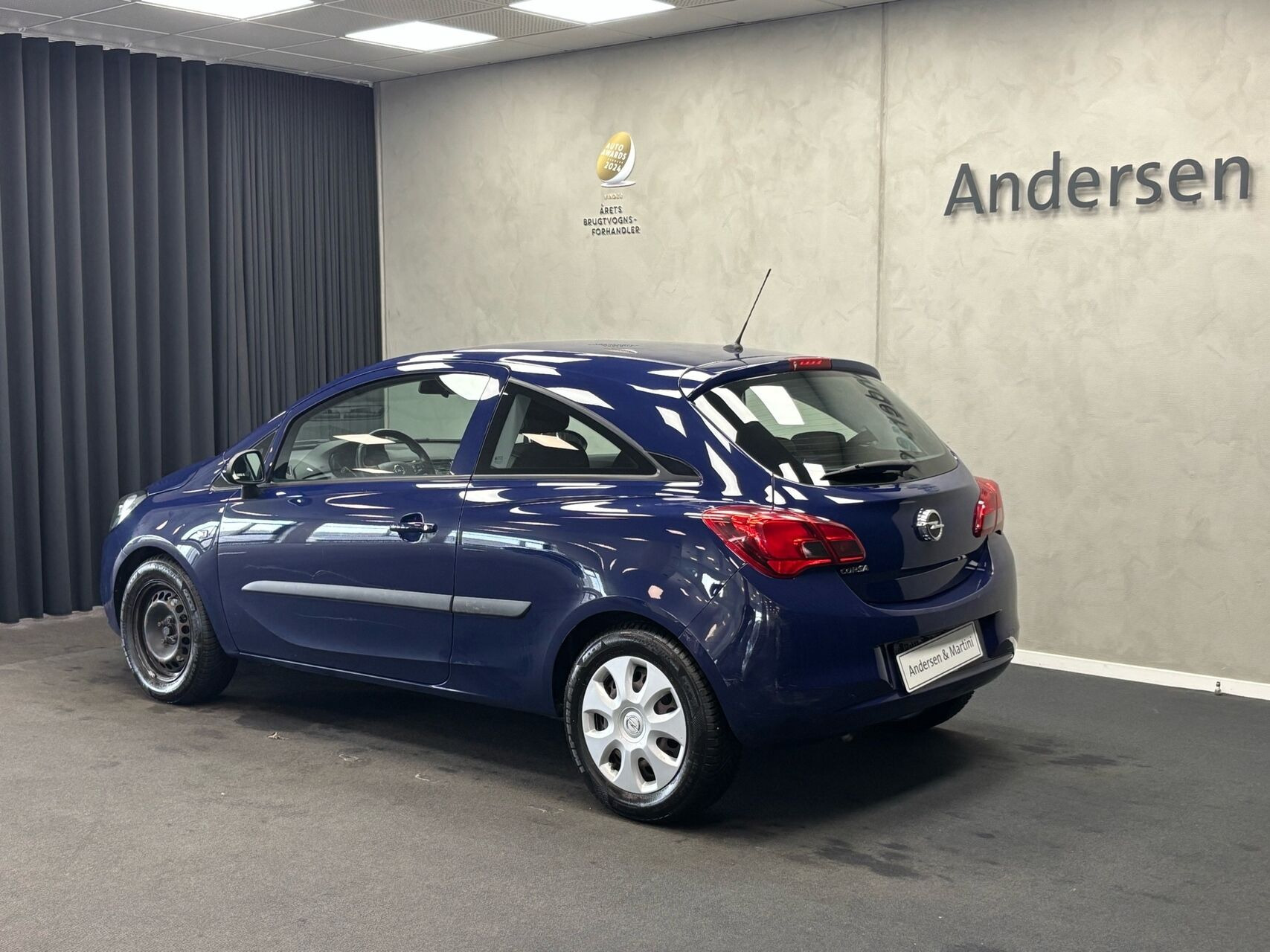 Blå Opel Corsa fra 2016