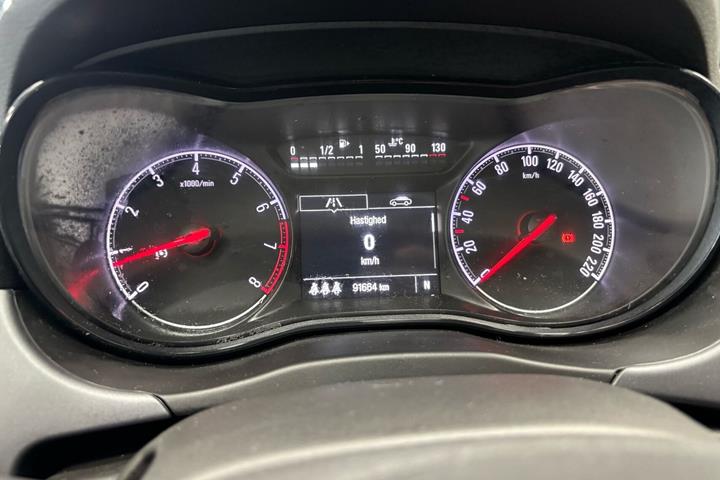 Blå Opel Corsa fra 2016
