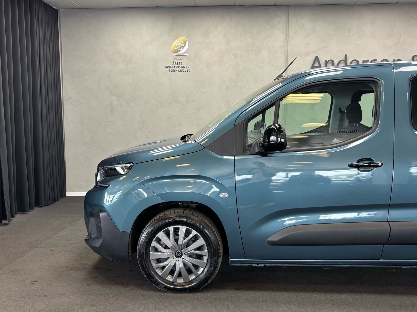 Blå Citroën ë-Berlingo fra 2025